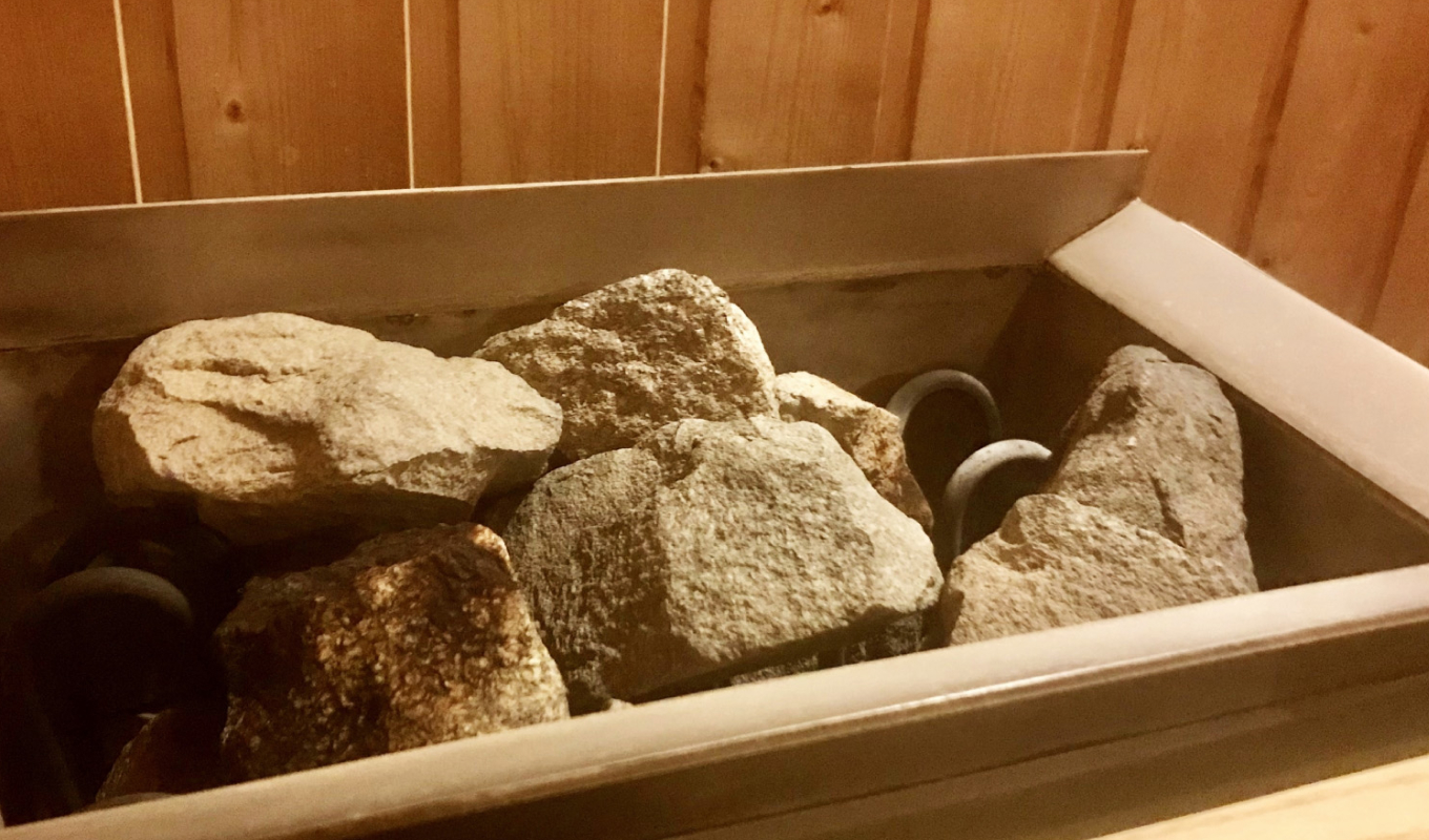 Sauna stone - 赤色溶岩サウナストーンが放つ遠赤外線